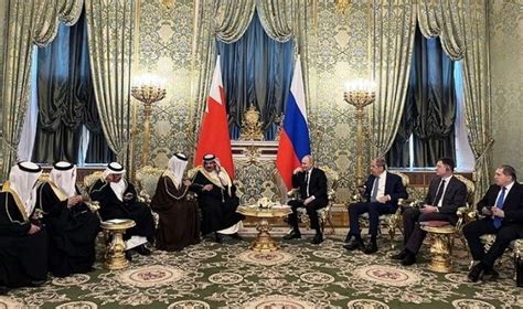 R­u­s­y­a­ ­D­e­v­l­e­t­ ­B­a­ş­k­a­n­ı­ ­P­u­t­i­n­,­ ­B­a­h­r­e­y­n­ ­K­r­a­l­ı­ ­A­l­ ­H­a­l­i­f­e­ ­i­l­e­ ­g­ö­r­ü­ş­t­ü­